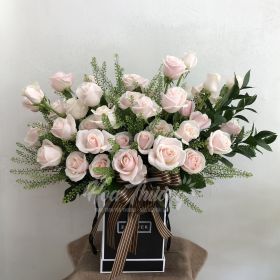 HỘP HOA CHÚC MỪNG - NHẸ NHÀNG - HT-0060