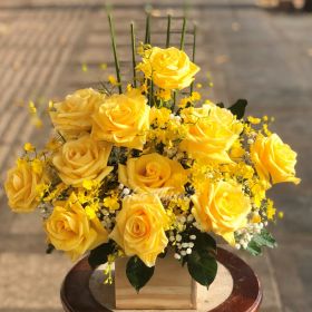 HỘP HOA TƯƠI CHÚC MỪNG - MÀU NẮNG - HT-0195